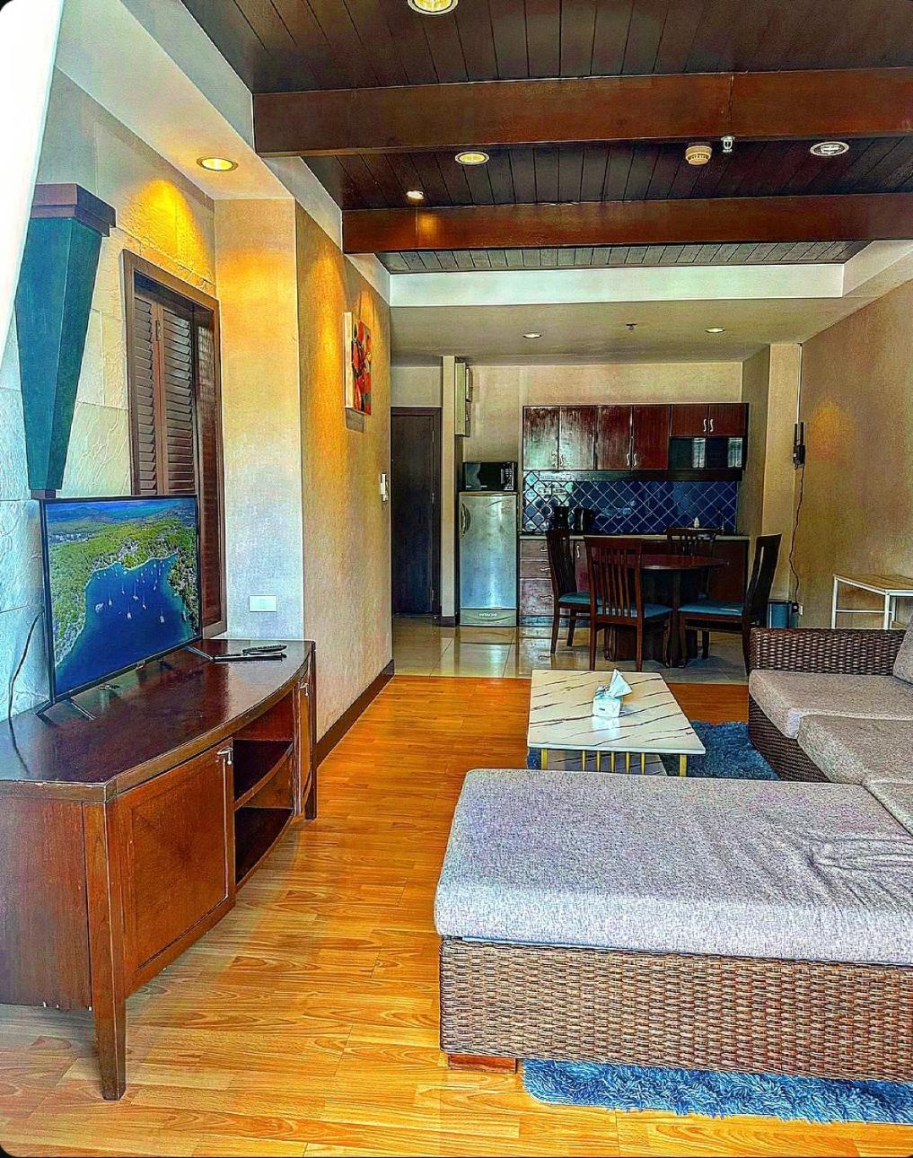 Tower Mountain View Apartment *